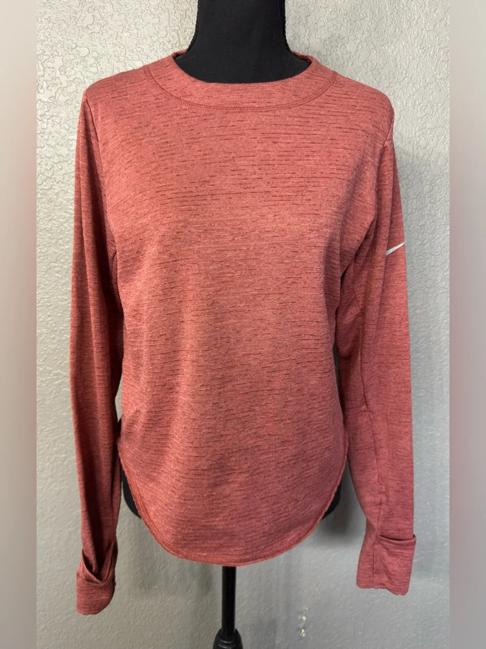 Nike Running Dri-Fit Women’s Sz S Coral Textured Running Sweatshirt Top - Picture 1 of 7